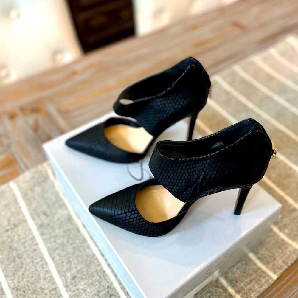 Jessica Simpson black viper snake print stilettos, size 7